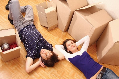 Man and van service handling household items in Watford